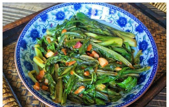 好吃|油麦菜好吃又实惠，教你详细做法，菜叶清脆不发软，入味好吃