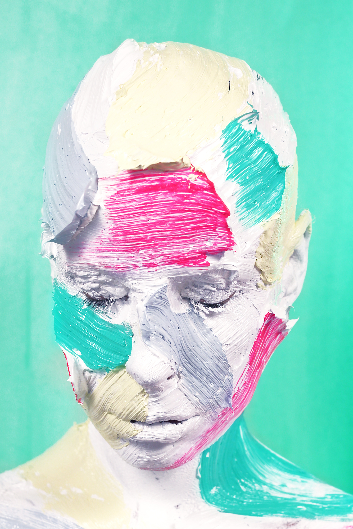 索菲·德里克@你见过在画布上画画的，可你见过在自己头上画油画的吗