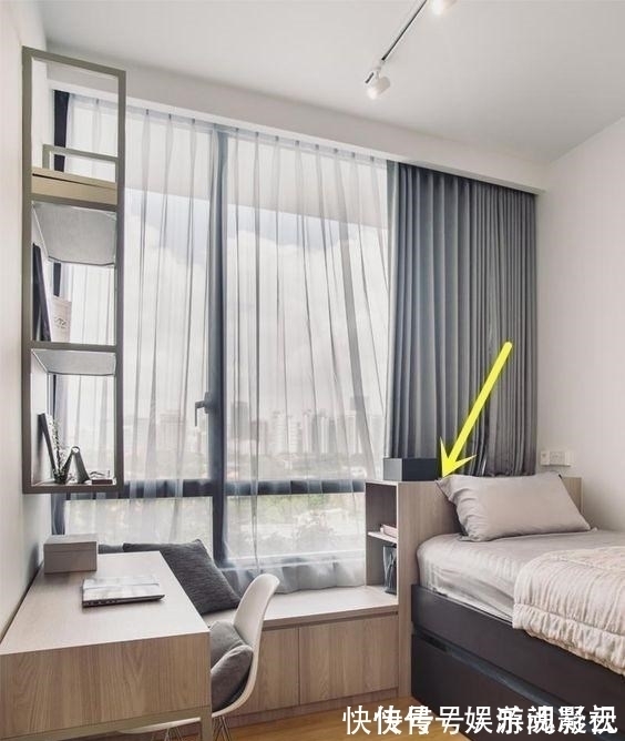 窗帘|床头不得已靠窗,一招化解:加一字形20cm宽矮台面,也当床头柜用
