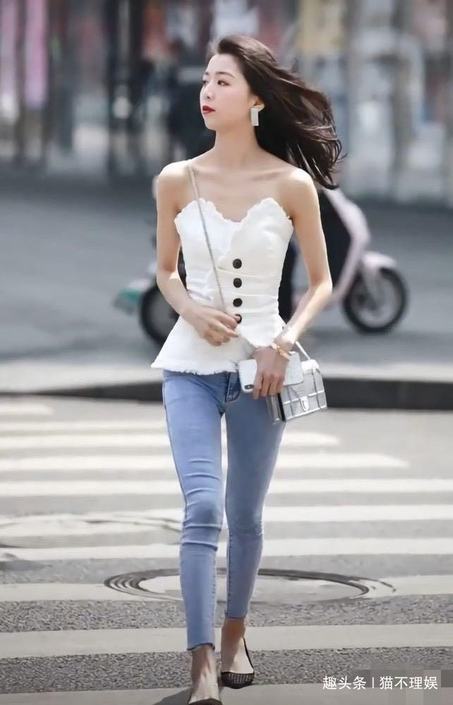 “饺子皮”上衣,小姑娘穿出了满满的时尚感