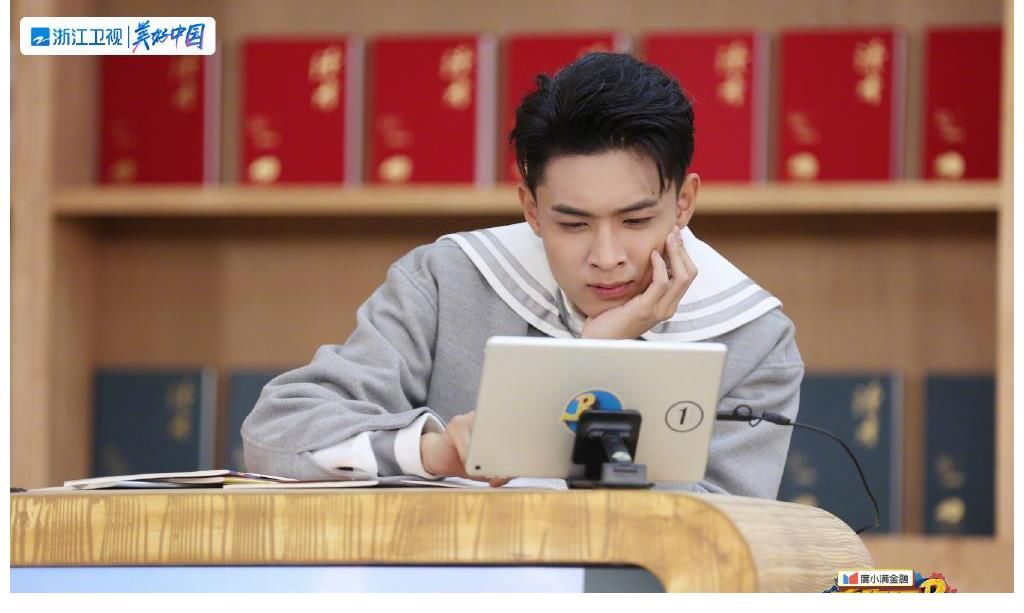 《奔跑吧》他才是这一季的“综艺鬼才”,感觉连秦霄贤都甘拜下风