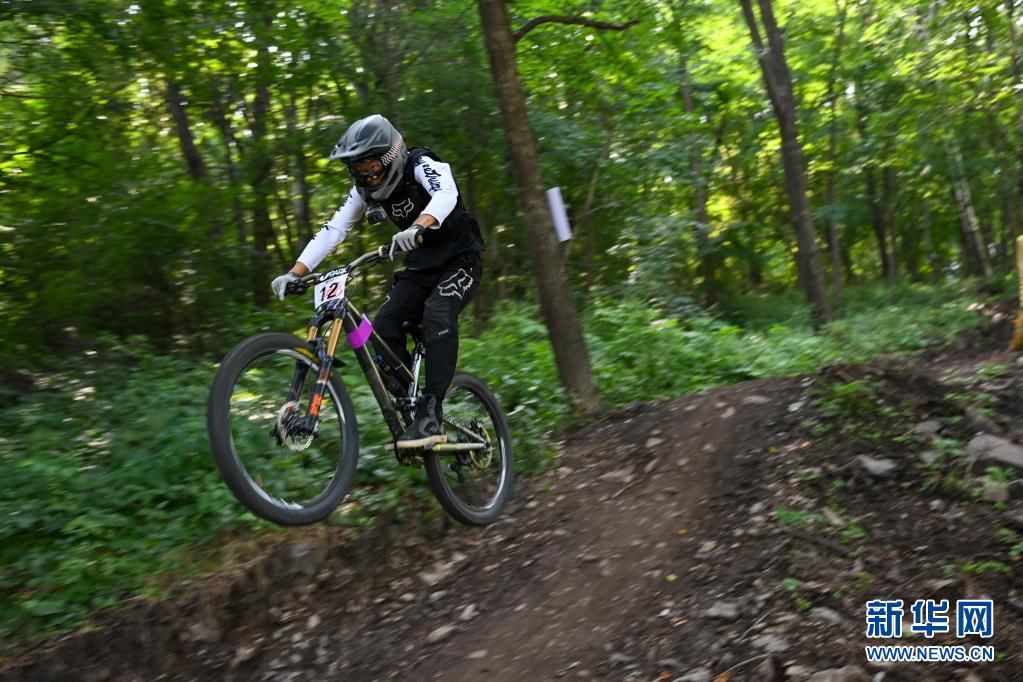 万科松花湖|单车“悦”林间