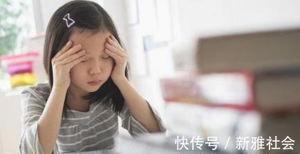 公交|二胎孕妈带女儿坐公交,因没给人让座被骂,女儿的话却让老人脸红