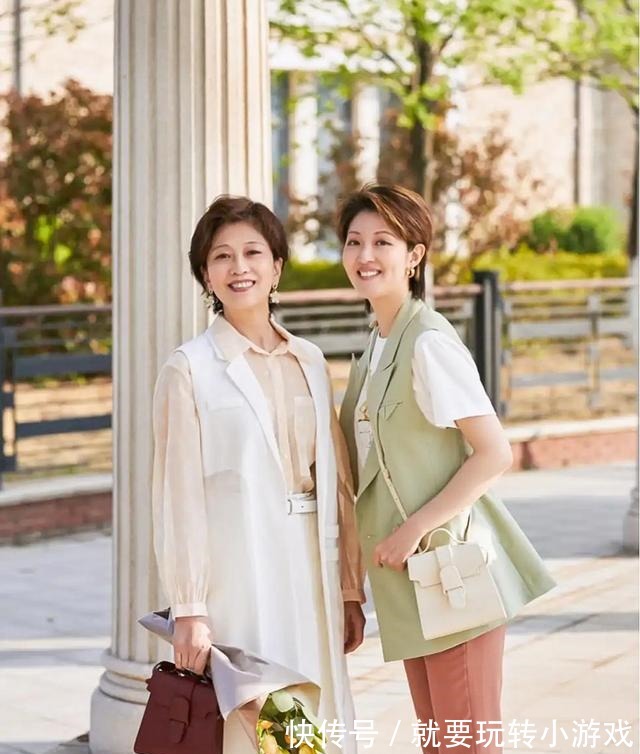 中年 女人过了60岁,穿裙子时记住“三要三不要”,减龄优雅真显气质
