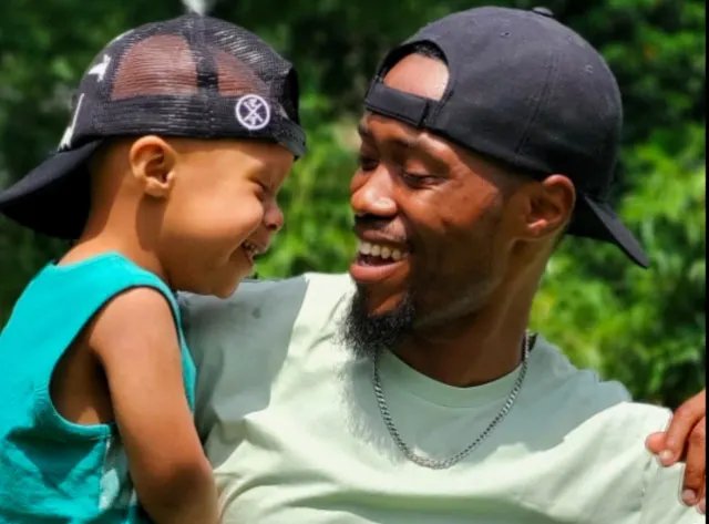 双人舞|美国父亲每天与患白血病儿子跳舞积极抗癌 149天后儿子战胜癌症