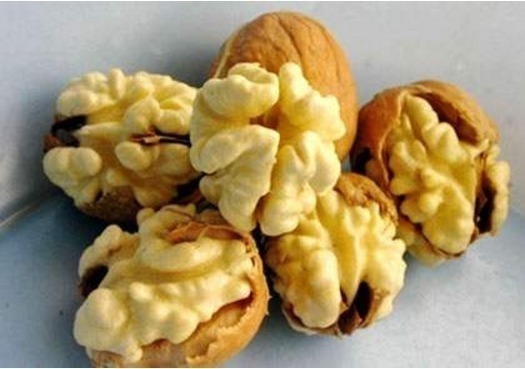 禁忌|医生提醒吃核桃的4大禁忌,简直在“吃命”,尤其是孩子