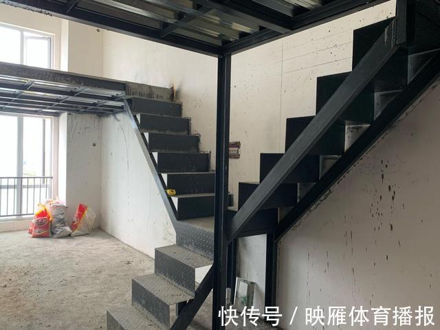 夹层|Loft小公寓装修改造，用板材搭出小夹层，32㎡能做两房两厅