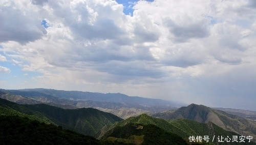 云顶山|烂泥沟，云顶山，步行栈道上的蓝天白云