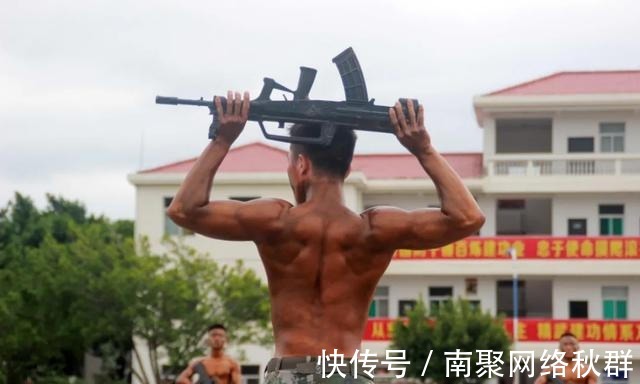 一身肌肉|看了一身肌肉的兵哥哥,女网友:先舔屏,再请求国家分配男朋友!