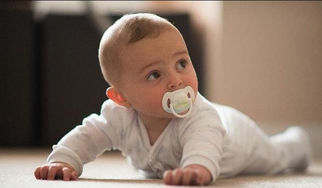 宝宝|孩子见啥都想往嘴里塞?作为家长,要看懂这一举动背后的心理暗示