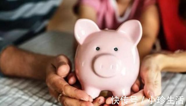 金钱观|孩子到了这个年龄,你要记得给孩子零花钱,很多家长给晚了