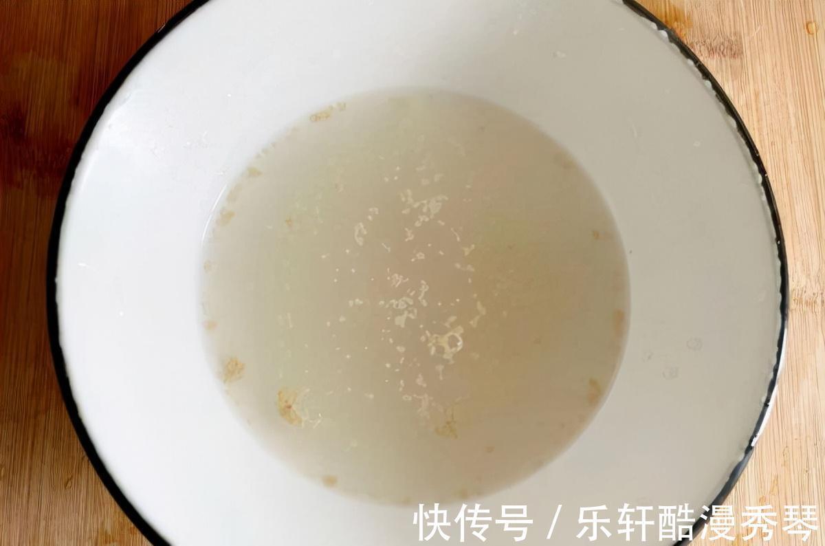 教你做层层有油酥的芝麻小饼,外皮酥脆,里子香而松软