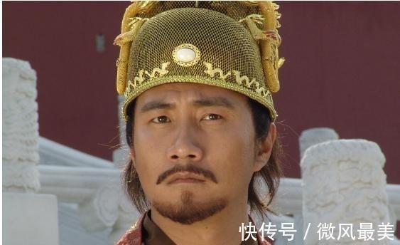 |沙雕动画!搞笑:往老爹裤子里塞雪球,结果被老爹关进黑屋!