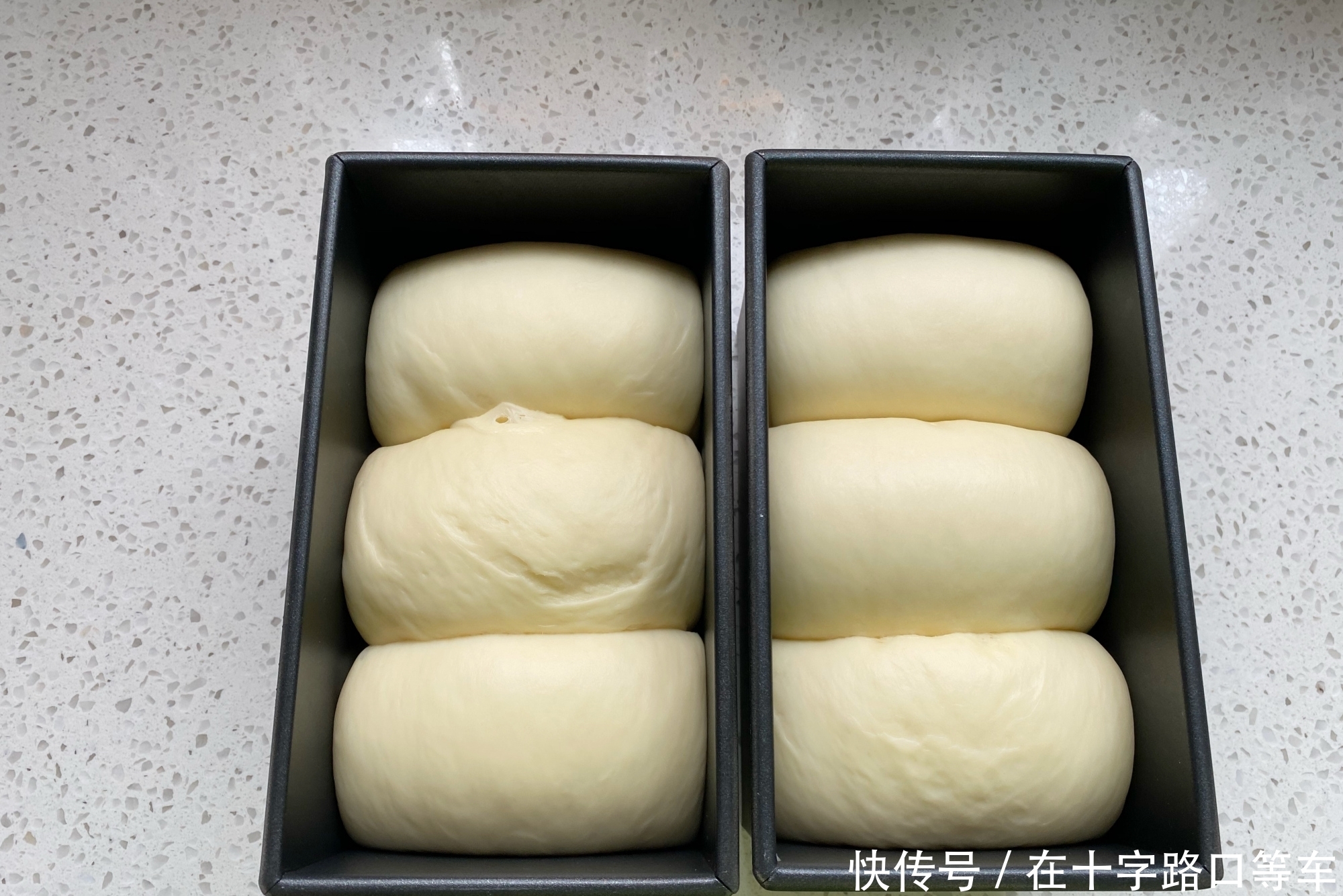 面团|自制吐司不好吃?试试此方法,1次发酵简单省事,奶香十足又美味