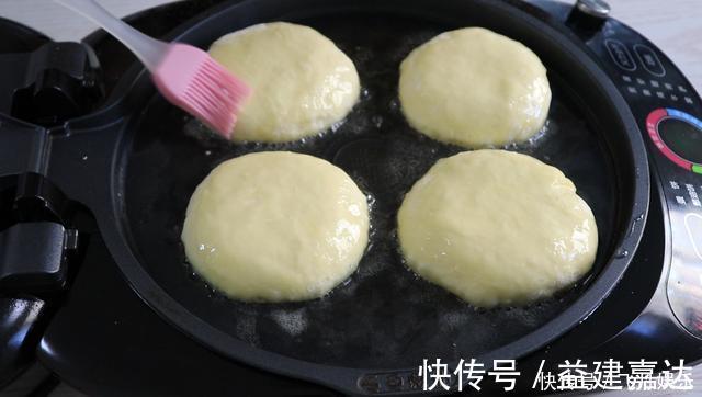 面饼|面粉别蒸馒头吃了，教你最好吃的做法，10分钟出锅，比油饼还简单