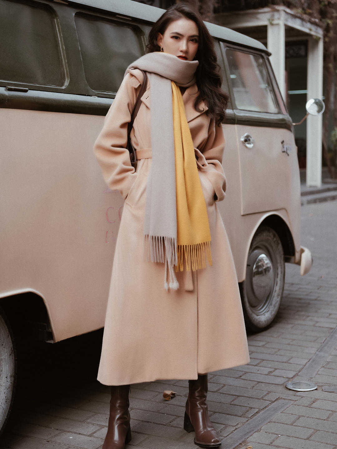 保暖 入冬大衣是必备,大衣如何穿不显老,几个搭配细节?记住了