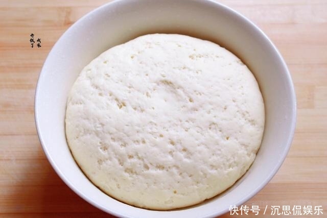 烧饼|酥到掉渣的烧饼,平底锅就能做,每次一斤面,咸香酥脆,出锅必光