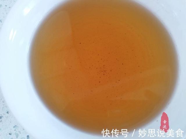 试试我这个馅料的包子，冬瓜粒粒分明，肉香味美让你食欲大开