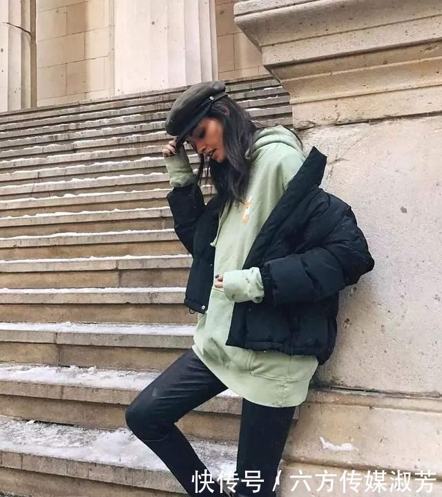 最近火了一种穿法:卫衣+羽绒服,时髦显瘦,承包整个冬季的时尚