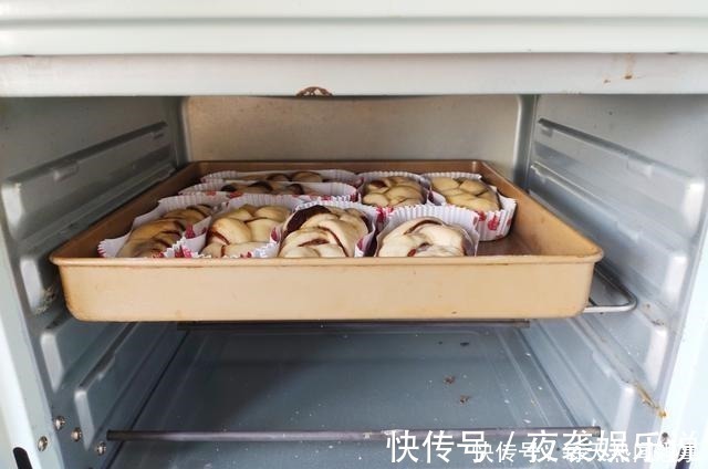 超软小面包|自制超软小面包，学会不用排队买，松软香甜，无添加更健康