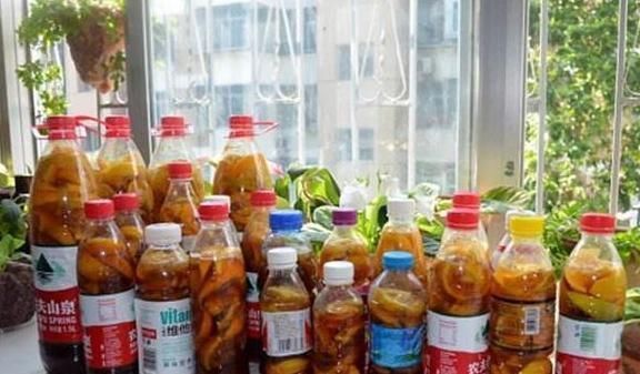 养花土里加点料,肥的流油,从来不板结,开花太猛了