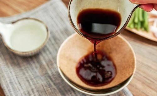 差别|吃一辈子酱油,才发现吃错了,原来生抽、老抽、酱油差别这么大