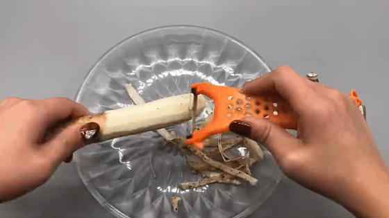 去皮|今天才知道，山药去皮一根筷子就能搞定，手不粘也不痒，简单又快！