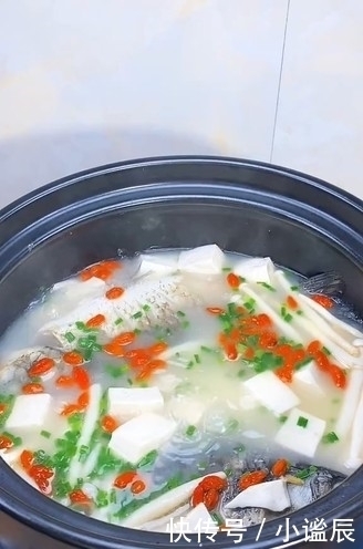 厨师|煲汤熬不出乳白色？问了饭店的厨师才知道，原来我这一步就做错了