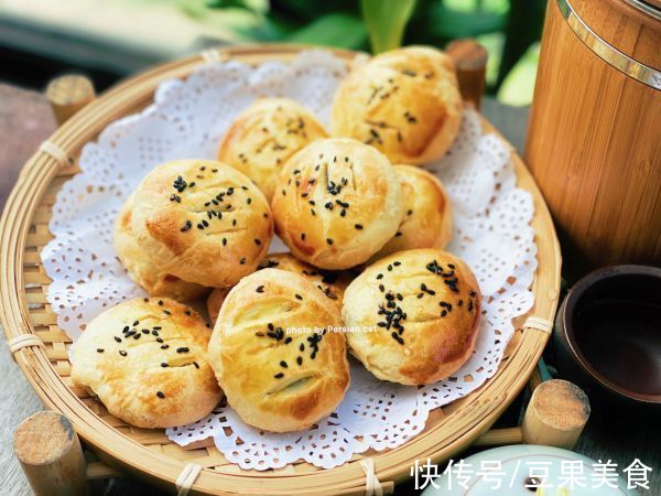 #安佳万圣烘焙奇妙夜#折叠法的糯米馅儿老婆饼