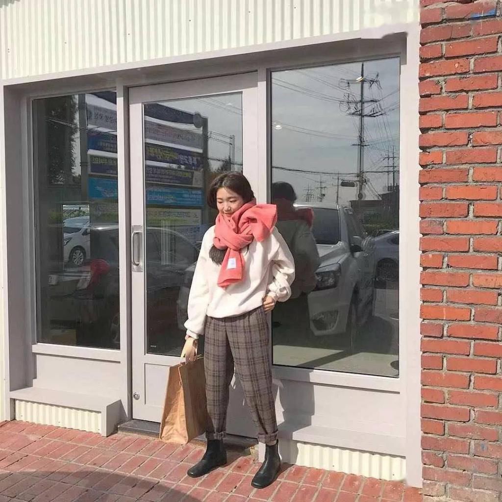  围巾|大衣+围巾，厚毛衣+围巾=入冬“王炸cp!”