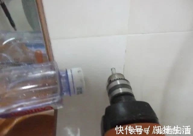 卫生间|原来卫生间瓷砖要这么钻才不会裂,怪不得我家瓷砖一钻就破裂!