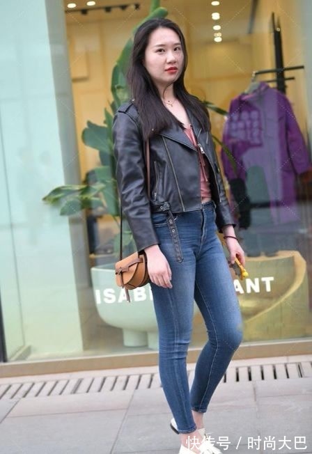 牛仔裤 穿着卡其色,时尚而老成,充满高级感