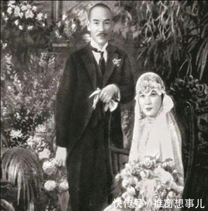 许广平|7张名人罕见照:病床上的林徽因,严肃的鲁迅也会害羞,还很时尚