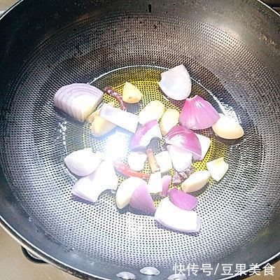 酱香大骨头|冬日里的驱寒神器：简单易学的味美酱香大骨头