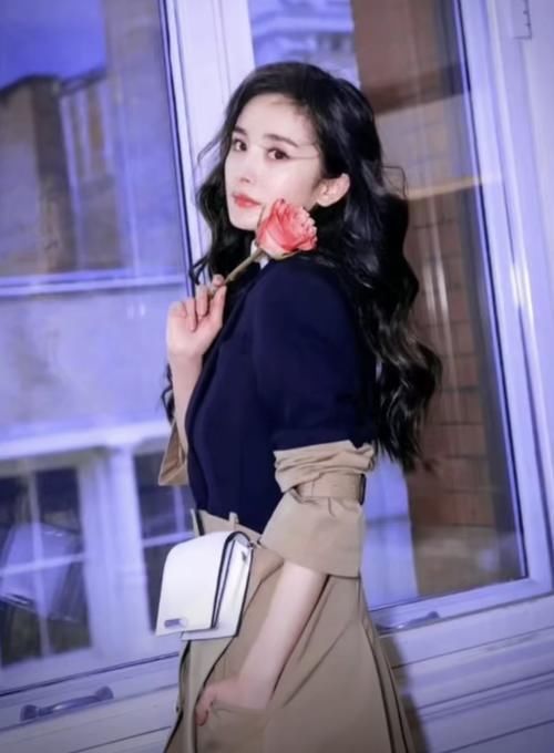 女性|发型很重要,建议40岁女人剪这4种发型,时髦减龄好穿搭
