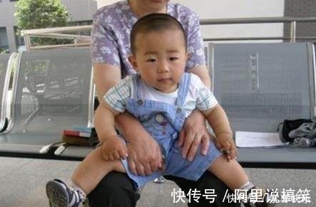 孩子|这4种错误的带孩子方法,会影响到宝宝正常发育,你还在犯吗!