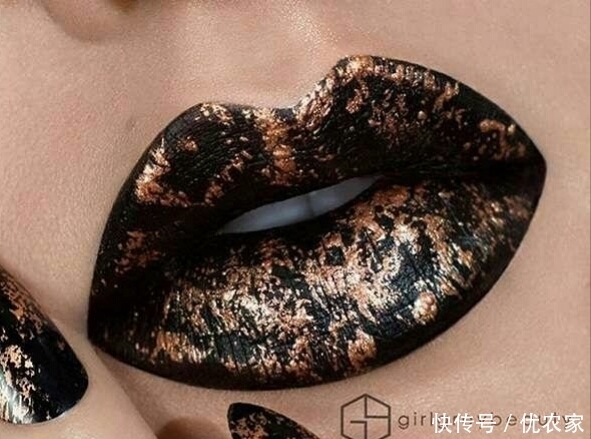 嘴唇|这些女孩的嘴唇被化过妆后,你还舍得亲上一口吗?