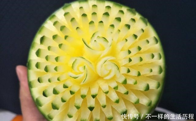 各国的西瓜雕刻,日本的哆啦A梦,美国的夜王,中国万物皆可雕