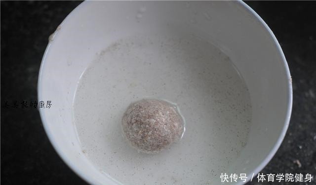 男女|不论男女,早上空腹吃它,等于慢跑2小时,清肠排便,口臭也消失!