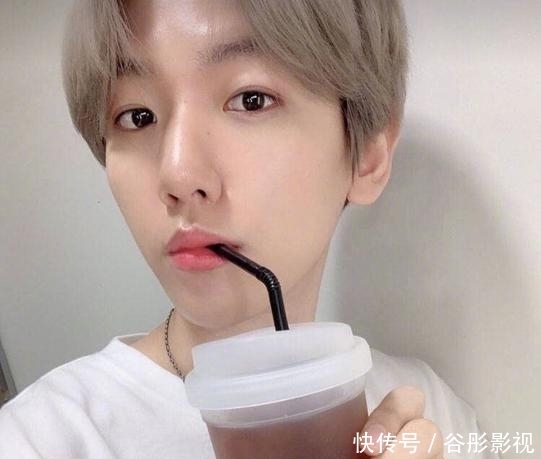 熟人|边伯贤 我熟人是哪位为什么会上热搜？大家如何评论的？