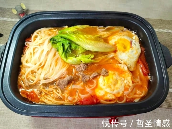 米粉|我家经常做的早餐，每周吃上二三次，煮一煮上桌，味美管饱