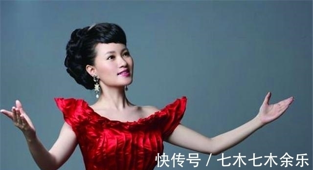 音乐@她是首位博士级的歌唱家,曾登春晚舞台12次,40岁风采依旧