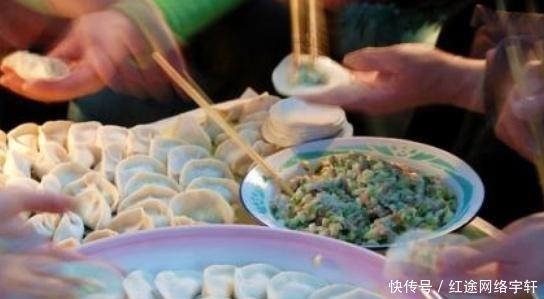 调饺子馅是放生油还是熟油？可能多数人放错了，难怪饺子不好吃