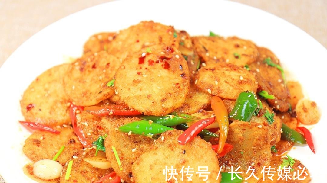 小米椒|比烤肉还好吃的孜然土豆片,香辣软糯,开胃又下饭,一盘不够吃