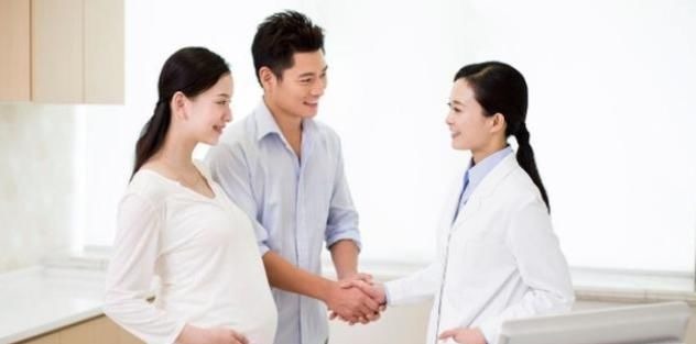 蜂蜜水|孕妇买菜路上产子,生产后拎菜抱娃回家,“最强产妇”当之无愧