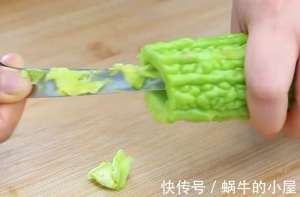 香气|苦瓜你没吃过的新吃法，香甜软糯，夹杂着淡淡的苦瓜香气，了解下