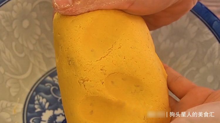 南瓜家常做法太好吃了,不放一滴水,香甜软糯不粘牙,孩子抢着吃