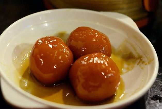 传统|糯米不做丸子了,教你传统老做法,放糖炒一炒,吃了还想吃