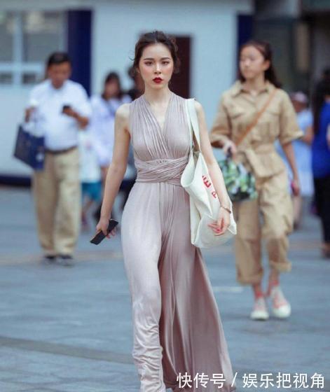 美女|漂亮的美女，穿着紧身裙，身材好，气质好