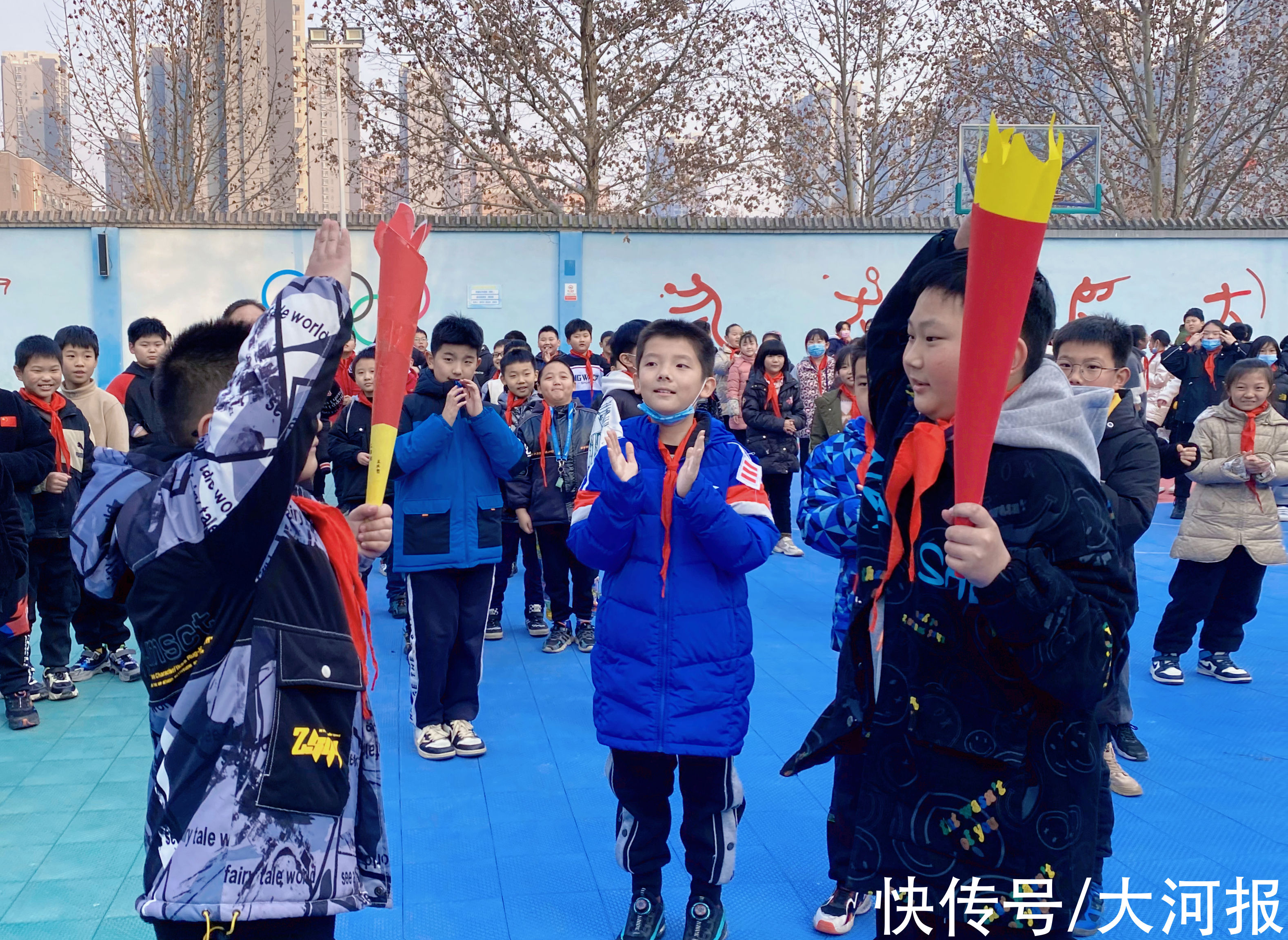 冬奥圣火|有模有样！郑州一小学小学生自制冬奥火炬，模拟圣火采集